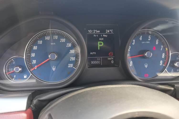 Used Maserati GranTurismo 2009 4.7L Sport Automatic Odometer Close Up