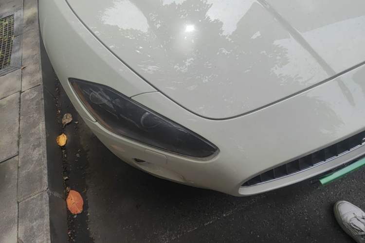 Used Maserati GranTurismo 2009 4.7L Sport Automatic Right Front Headlight