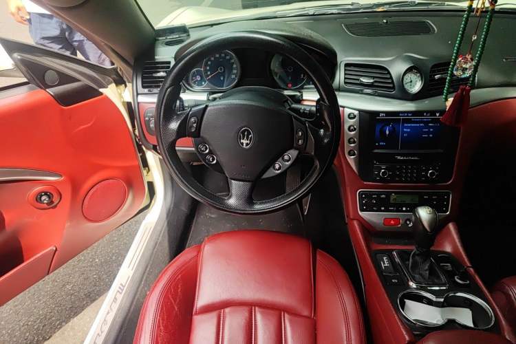 Used Maserati GranTurismo 2009 4.7L Sport Automatic Steering Wheel