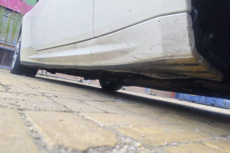 Used Maserati GranTurismo  Chassis Front Right