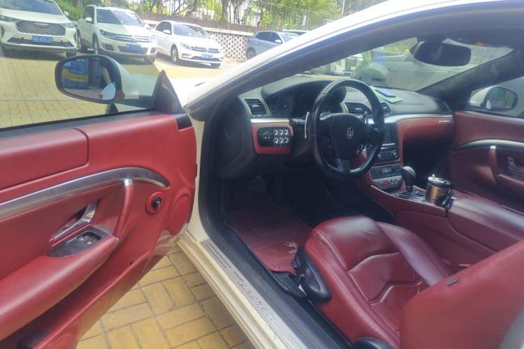 Used Maserati GranTurismo  Driver Seat