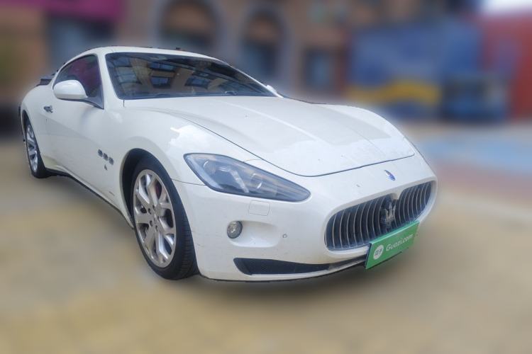 Used Maserati GranTurismo  Front Right 45 Deg