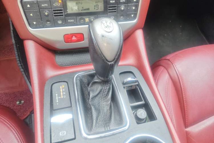 Used Maserati GranTurismo  Gear Lever