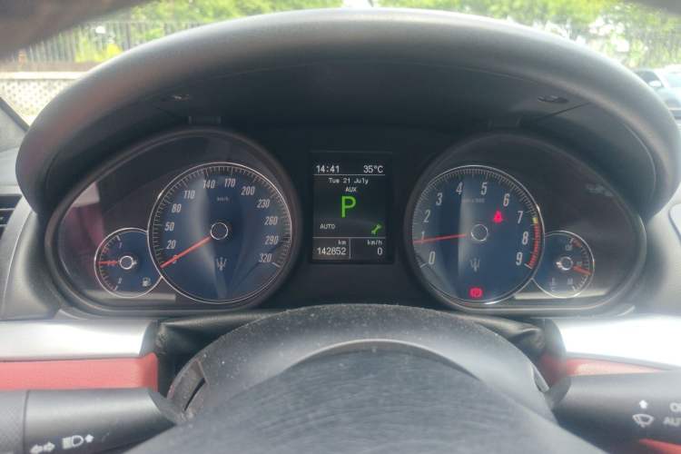 Used Maserati GranTurismo  Instrument Cluster
