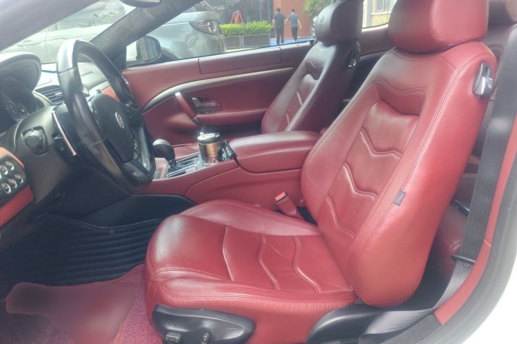 Used Maserati GranTurismo  Left Front Seat