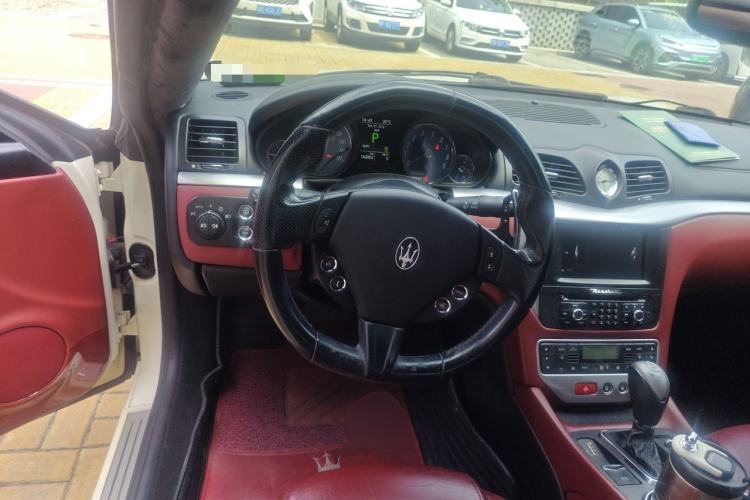 Used Maserati GranTurismo  Steering Wheel
