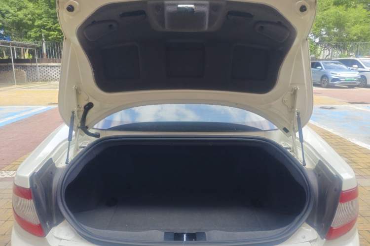 Used Maserati GranTurismo  Trunk