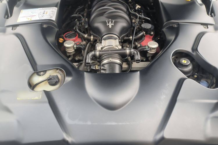 Used Maserati GranTurismo 2013 4.7L Sport Automatic Engine Bay