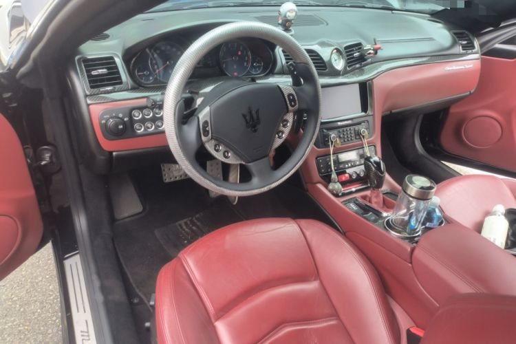 Used Maserati GranTurismo 2013 4.7L Sport Automatic Interior 2