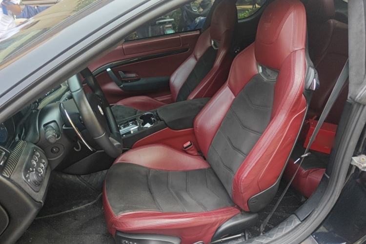 Used Maserati GranTurismo 2013 4.7L Sport F1 Left Front Seat