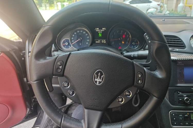 Used Maserati GranTurismo 2013 4.7L Sport F1 Steering Wheel