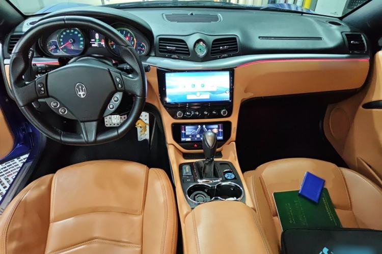 Used Maserati GranTurismo 2013 4.7L Sport Automatic Center Console
