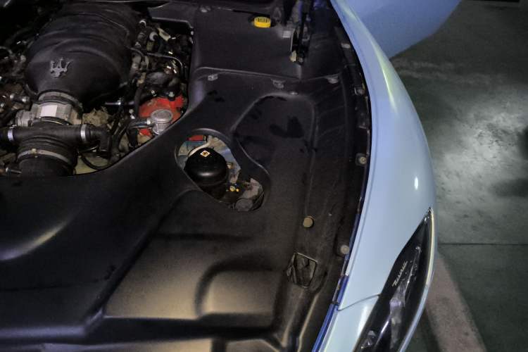 Used Maserati GranTurismo 2013 4.7L Sport Automatic Engine Bay Left