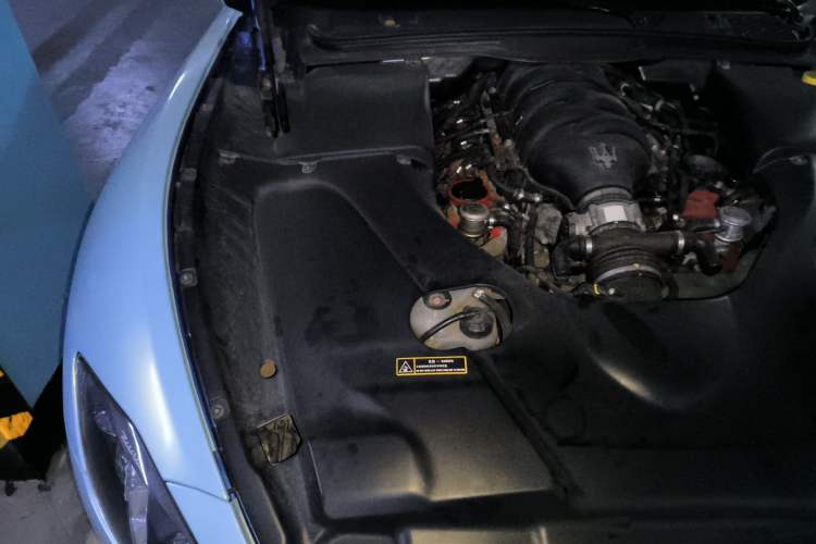 Used Maserati GranTurismo 2013 4.7L Sport Automatic Engine Bay Right
