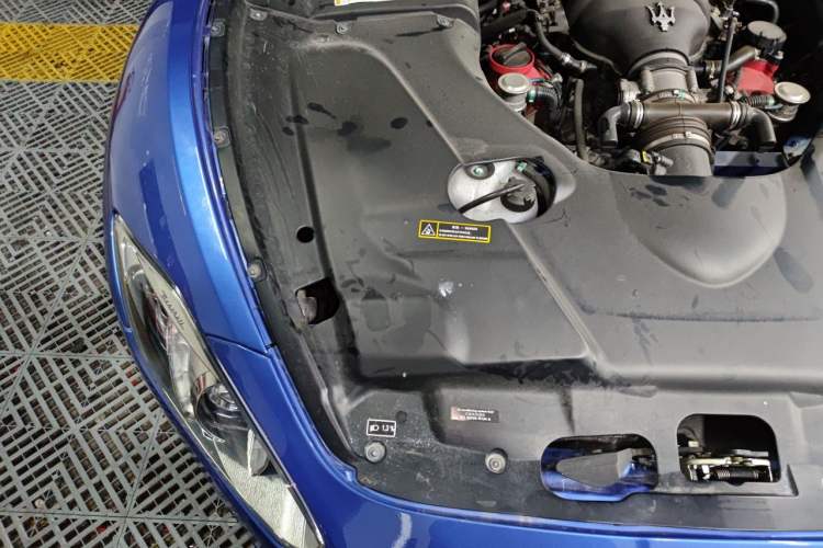 Used Maserati GranTurismo 2013 4.7L Sport Automatic Engine Bay Right