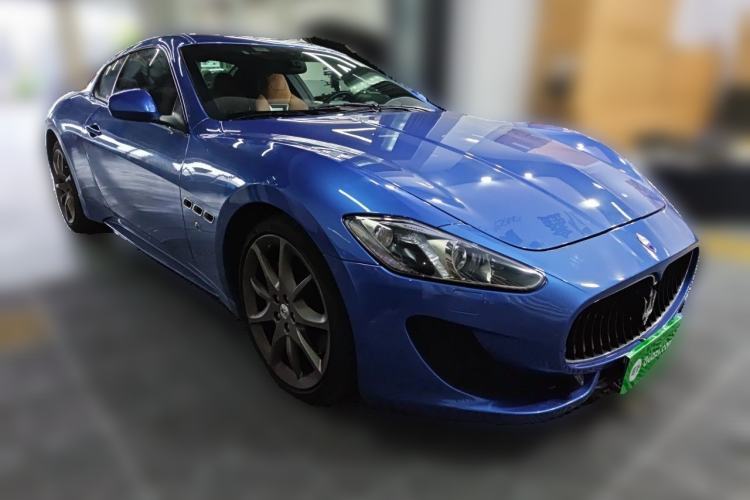 Used Maserati GranTurismo 2013 4.7L Sport Automatic Front Right 45 Deg