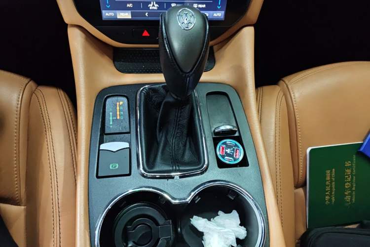 Used Maserati GranTurismo 2013 4.7L Sport Automatic Gear Lever