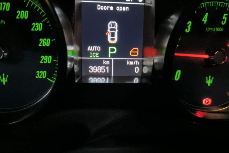 Used Maserati GranTurismo 2013 4.7L Sport Automatic Odometer Close Up