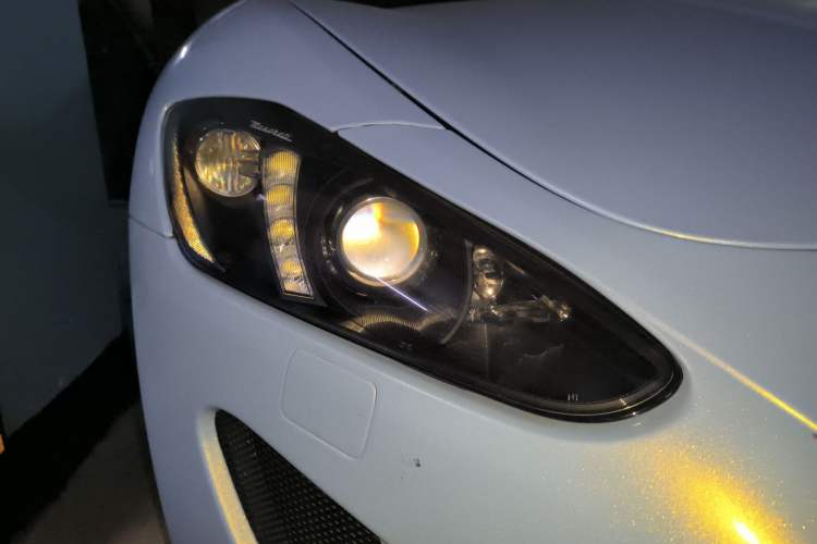 Used Maserati GranTurismo 2013 4.7L Sport Automatic Right Front Headlight