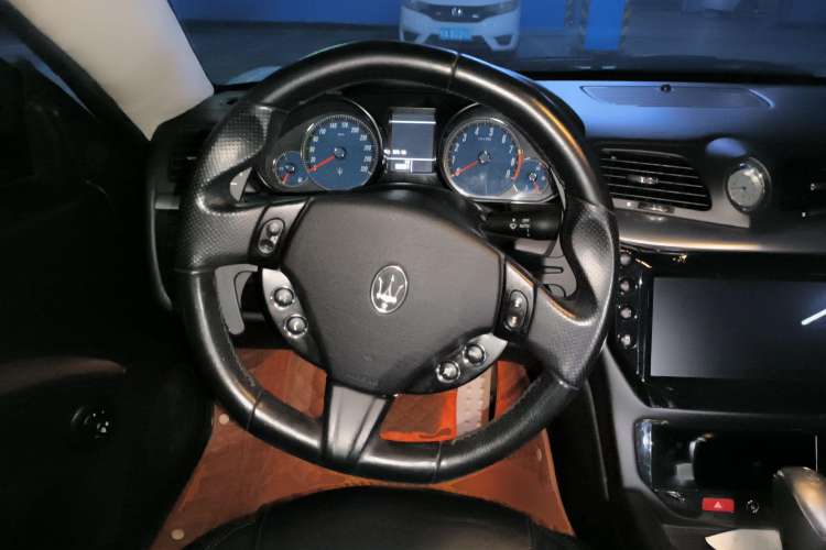 Used Maserati GranTurismo 2013 4.7L Sport Automatic Steering Wheel