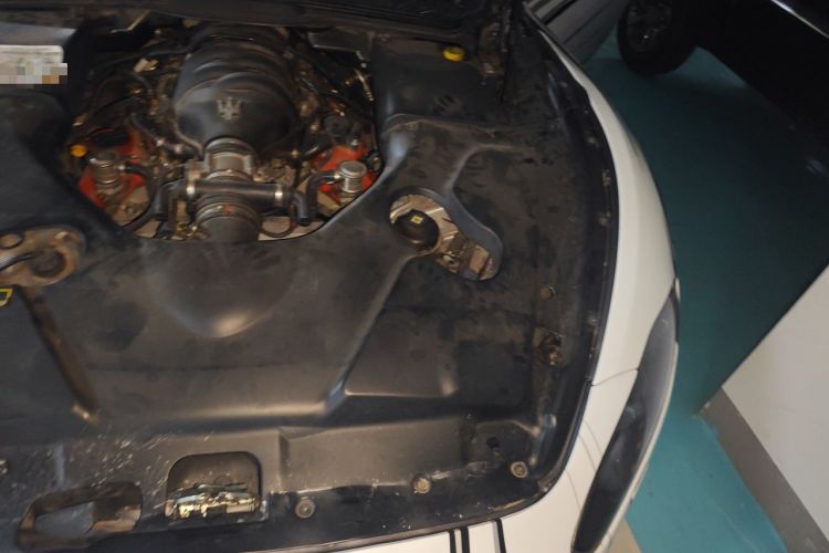 Used Maserati GranTurismo 2013 4.7L Sport F1 Engine Bay Left