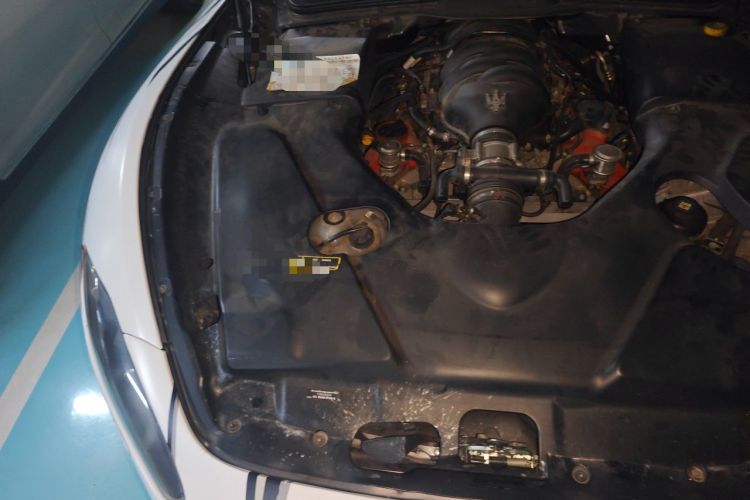 Used Maserati GranTurismo 2013 4.7L Sport F1 Engine Bay Right