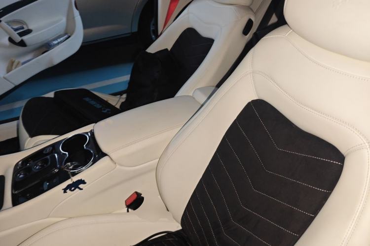 Used Maserati GranTurismo 2013 4.7L Sport F1 Left Front Seat