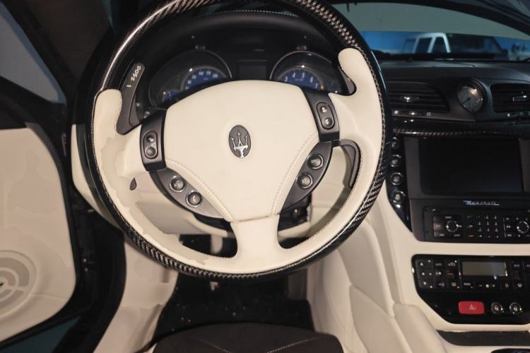 Used Maserati GranTurismo 2013 4.7L Sport F1 Steering Wheel