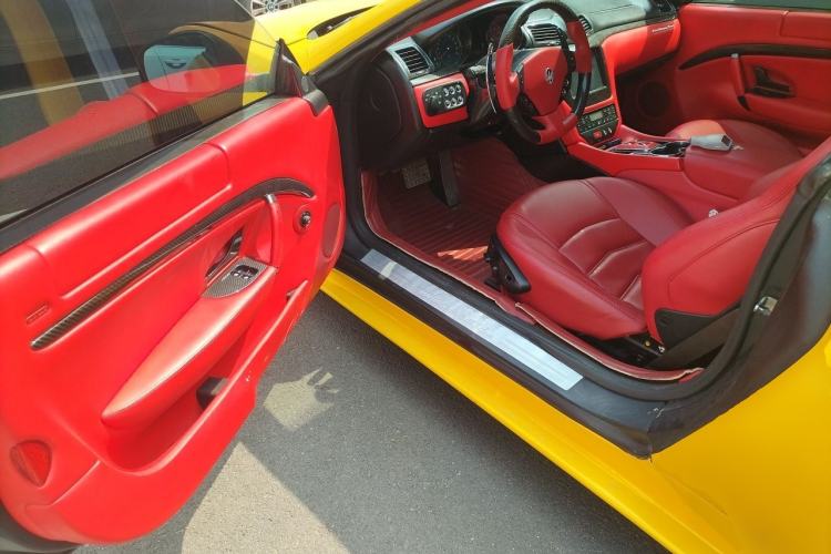 Used Maserati GranTurismo 2013 4.7L Sport F1 Driver Seat