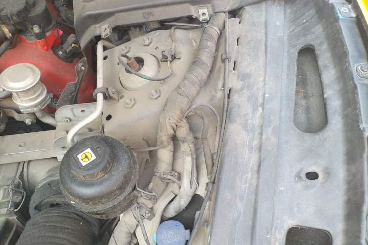Used Maserati GranTurismo 2013 4.7L Sport F1 Engine Bay Left