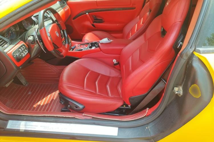 Used Maserati GranTurismo 2013 4.7L Sport F1 Left Front Seat