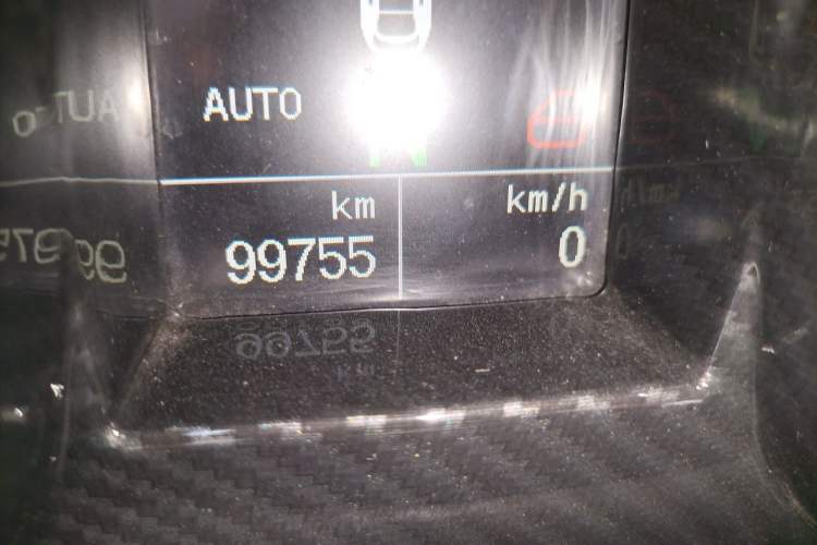Used Maserati GranTurismo 2013 4.7L Sport F1 Odometer Close Up