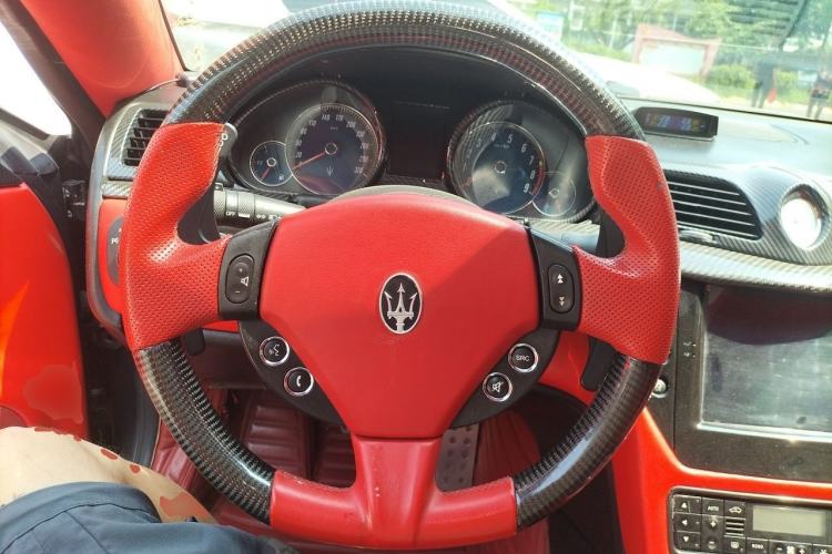 Used Maserati GranTurismo 2013 4.7L Sport F1 Steering Wheel