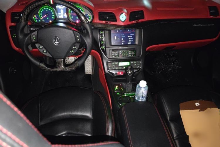 Used Maserati GranTurismo  Center Console