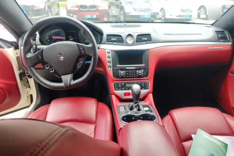 Used Maserati GranTurismo 2013 4.7L Sport Automatic Center Console