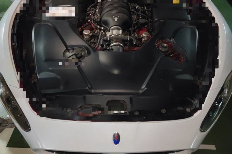 Used Maserati GranTurismo  Engine Bay