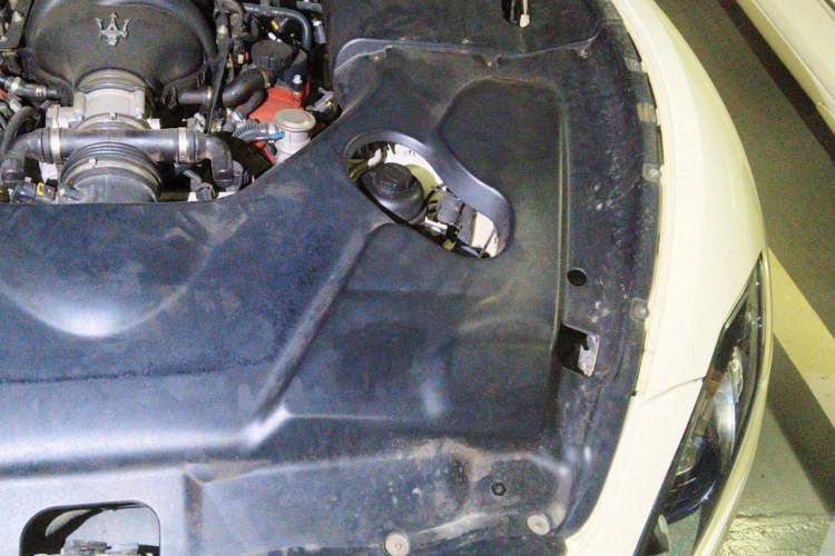 Used Maserati GranTurismo 2013 4.7L Sport Automatic Engine Bay Left