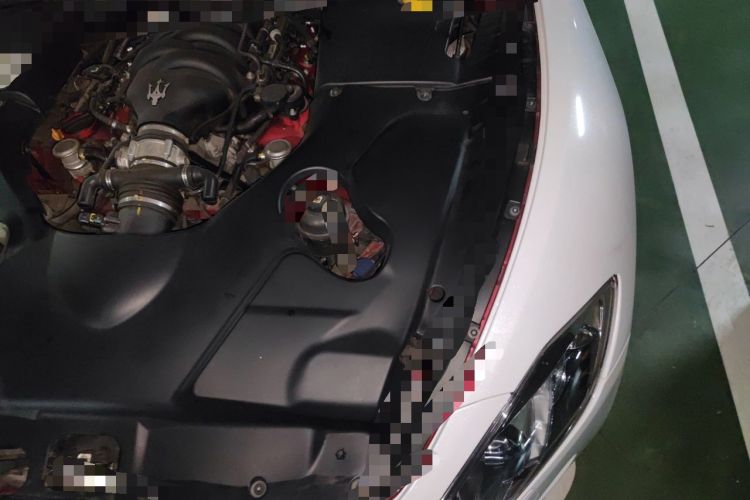 Used Maserati GranTurismo  Engine Bay Left