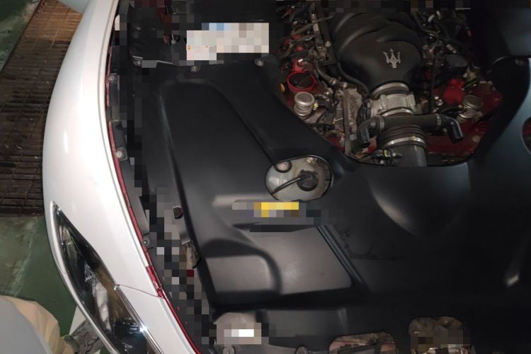 Used Maserati GranTurismo  Engine Bay Right