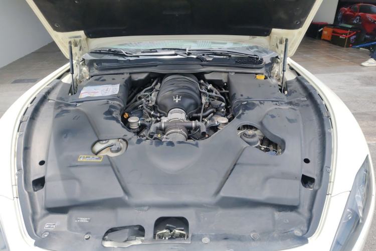 Used Maserati GranTurismo 2013 4.7L Sport Automatic Engine Bay