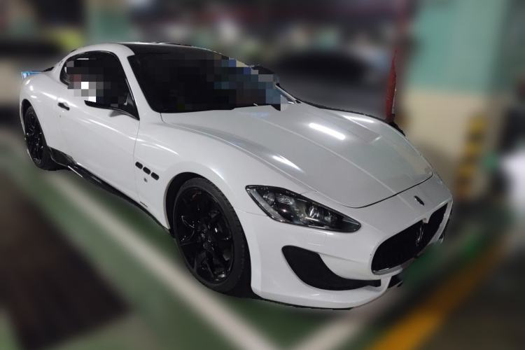 Used Maserati GranTurismo  Front Right 45 Deg