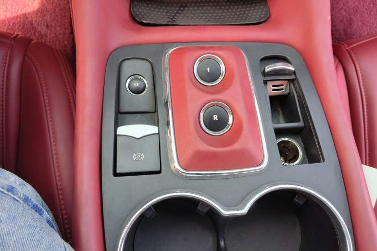 Used Maserati GranTurismo 2013 4.7L Sport F1 Gear Lever