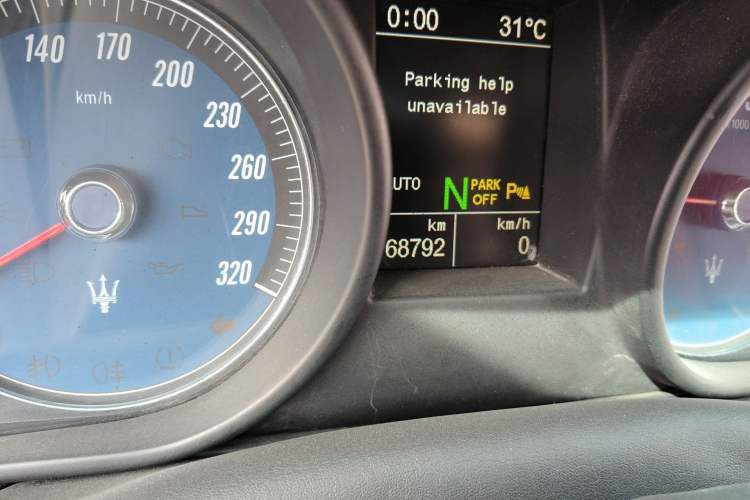 Used Maserati GranTurismo 2013 4.7L Sport F1 Odometer Close Up