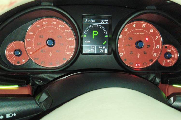 Used Maserati GranTurismo 2013 4.7L Sport Automatic Odometer Close Up