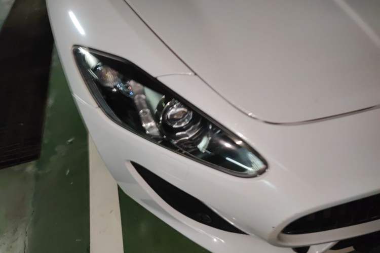 Used Maserati GranTurismo  Right Front Headlight