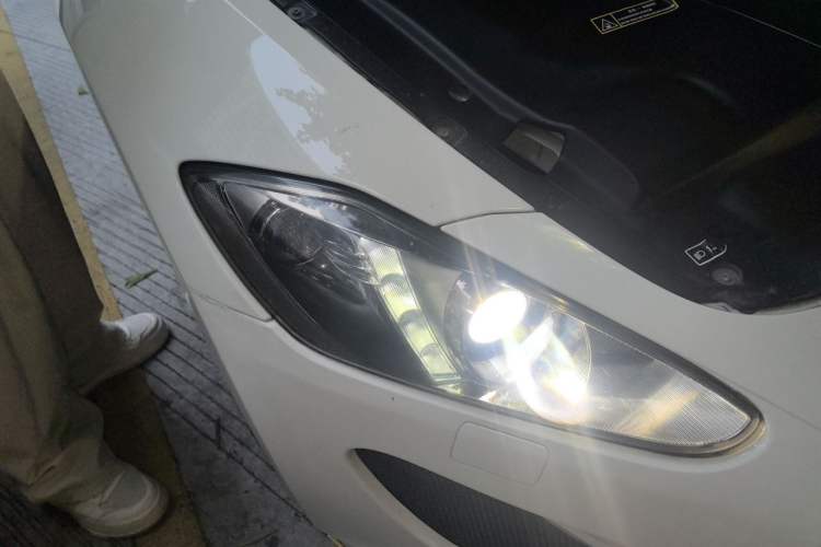 Used Maserati GranTurismo 2013 4.7L Sport Automatic Right Front Headlight
