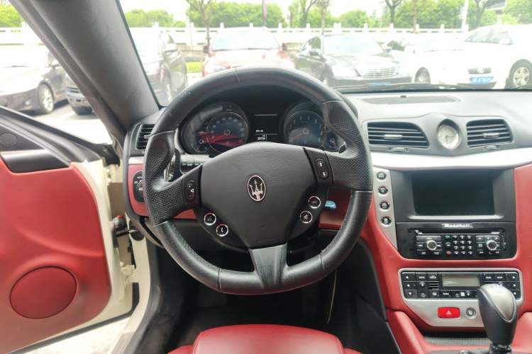 Used Maserati GranTurismo 2013 4.7L Sport Automatic Steering Wheel