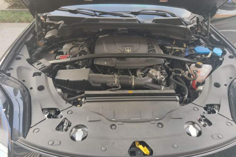Used Maserati Grecale 2023 2.0T Modena Engine Bay