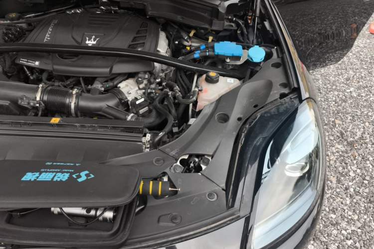 Used Maserati Grecale 2023 2.0T Modena Engine Bay Left