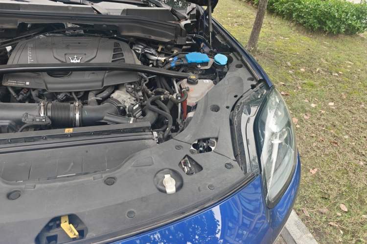Used Maserati Grecale 2023 2.0T GT Engine Bay Left